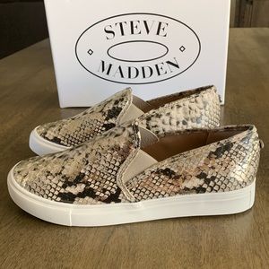 New Steve Madden snake print slip on shoes size8